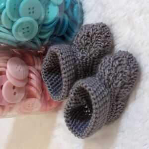 NWOT Hand Crocheted Gray Baby Booties  Acrylic Baby Soft Wool